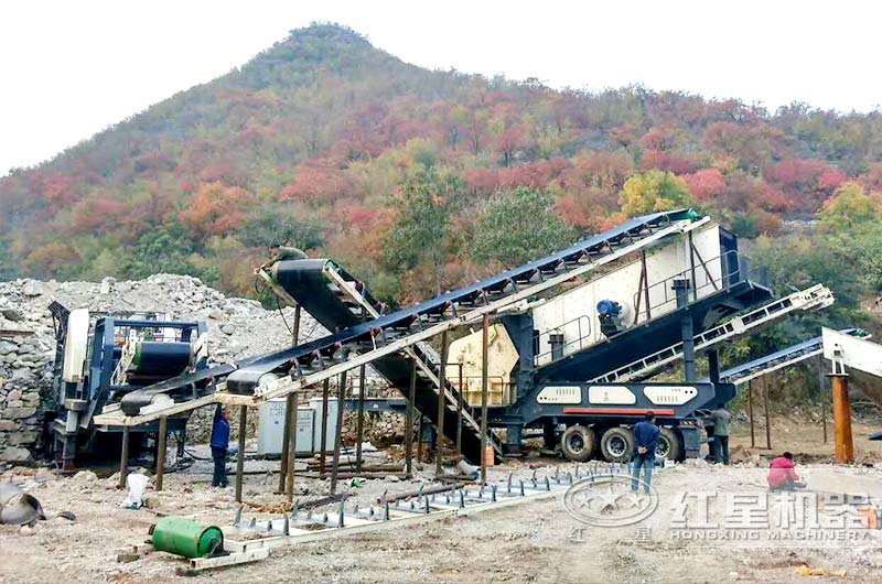 廢水泥塊破碎機作業(yè)現場