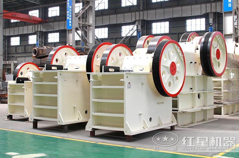 打石子粗碎_顎式破碎機(jī)圖片