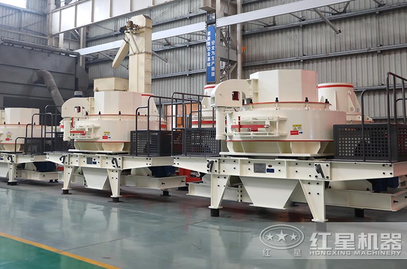 沖擊式破碎機(jī)車(chē)間實(shí)拍圖